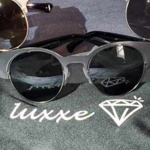 Futuristic Men's Eyewear - Picture 3 of 4